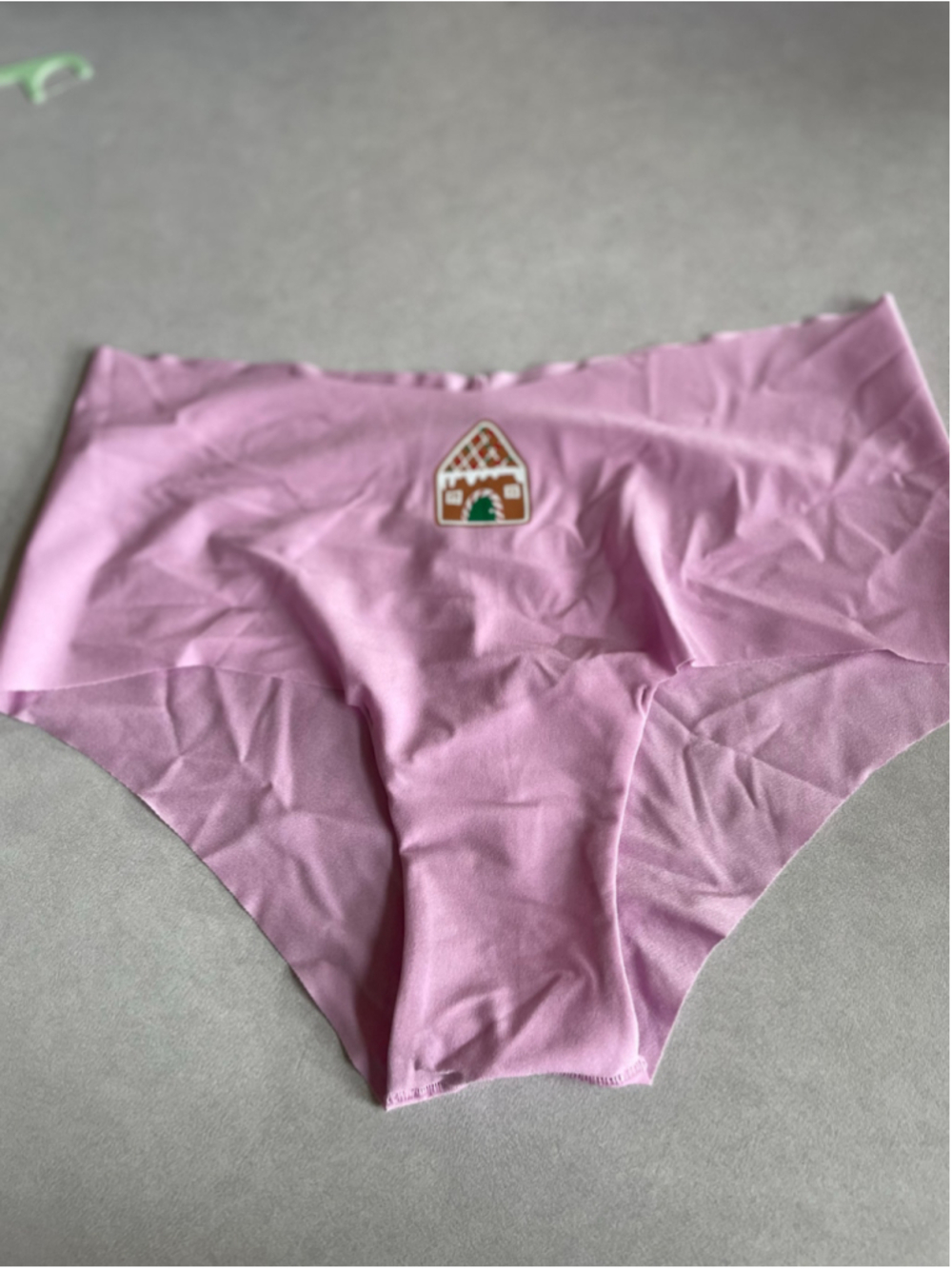 Women's Victoria's Secret PINK Cheeky Panties Size M Pink Gingerbread House